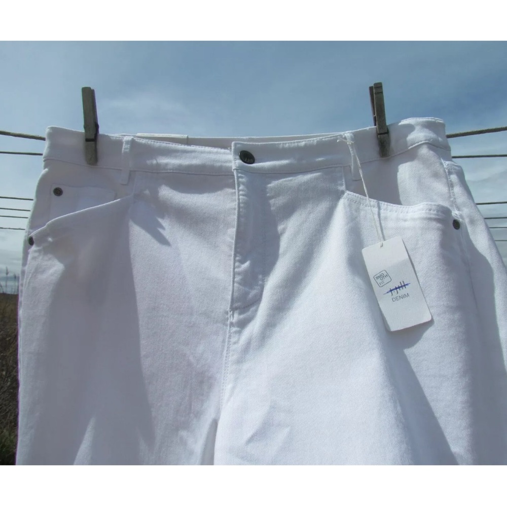 NWT J JILL white denim jeans Smooth Fit Straight Leg summer sexy flattering cute